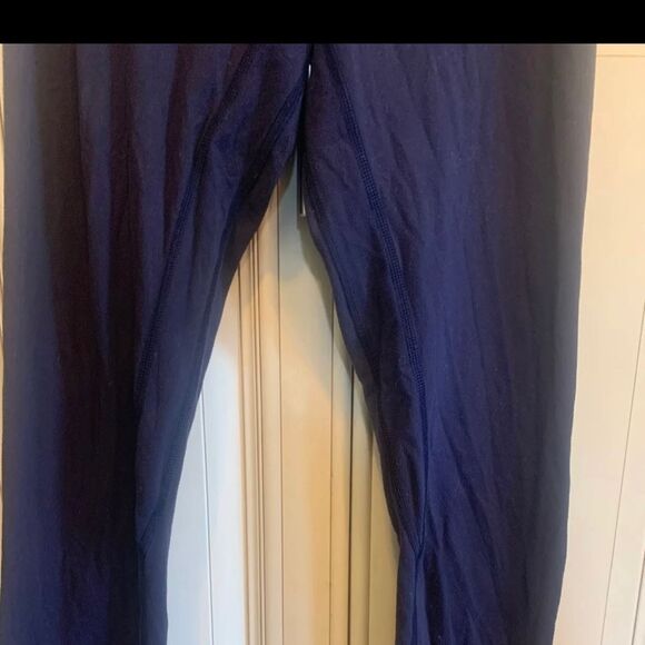 Lululemon High-Waist Airlift Legging Sz 6 - Picture 6 of 10